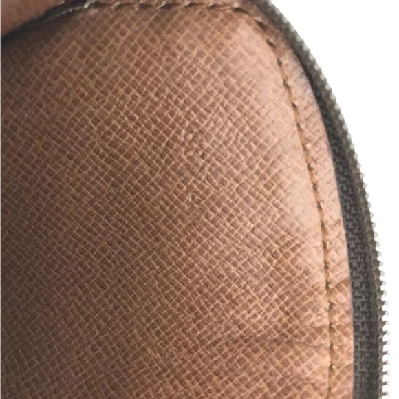 Louis Vuitton Monogram Pochette Secret Shoulder Pouch - Picture 9 of 9